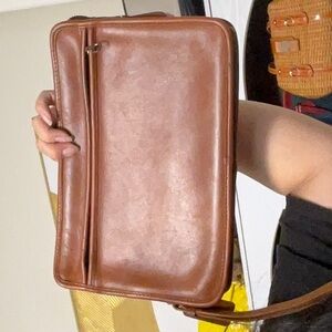 23. Coach Vintage Wristlet Sold As Is Desc In Live No Cancel/returns